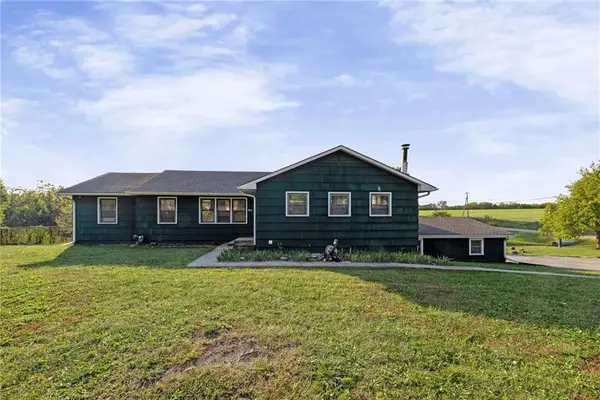 904 S Rogers Road, Louisburg, KS 66053