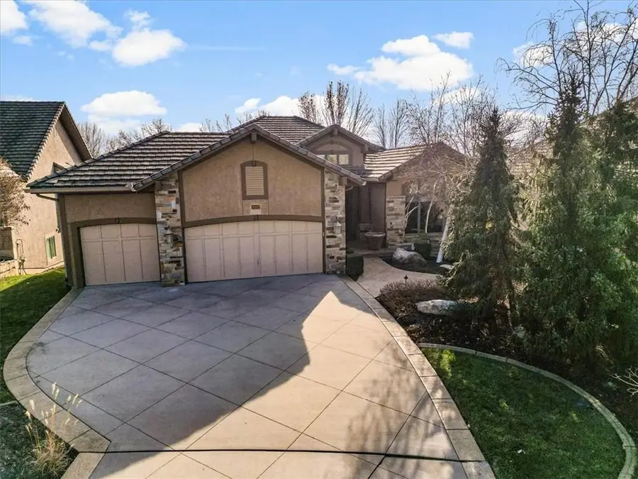 26583 W 100th Place, Olathe, KS 66061 - Image #2