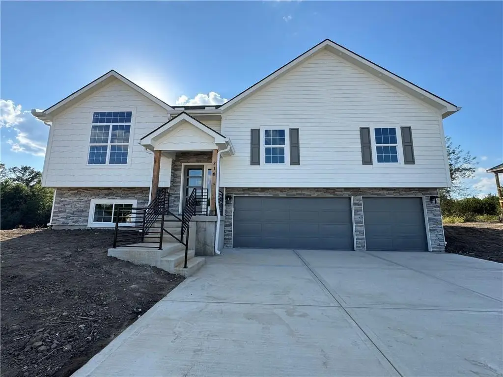 307 NE 51st Road, Warrensburg, MO 64093 - Image #1