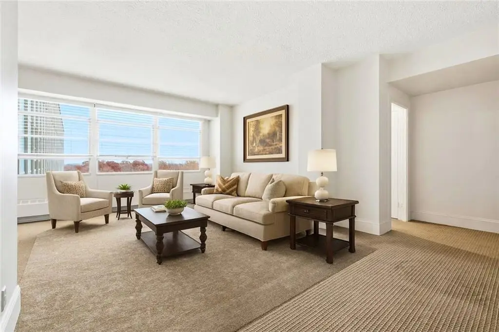 333 W Meyer Boulevard #1104, Kansas City, MO 64113 - Image #1