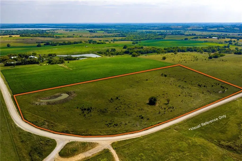 105 N 1250 Road, Berryton, KS 66409 - Image #1