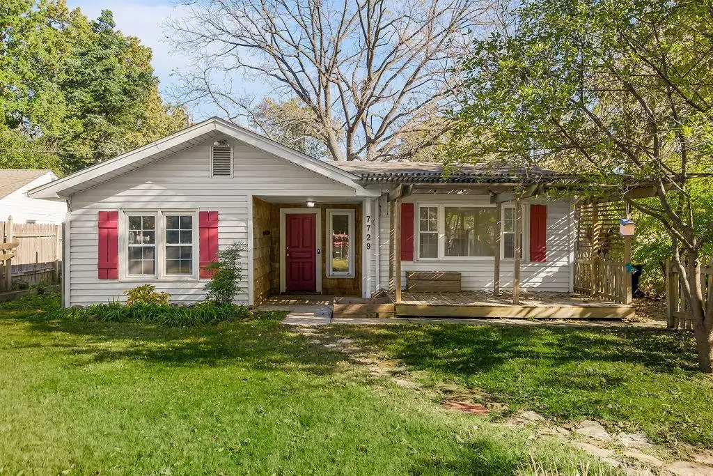 7729 Madison Avenue, Kansas City, MO 64114 - Image #1