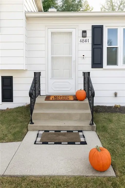 4841 N Tullis Avenue, Kansas City, MO 64119 - Image #2