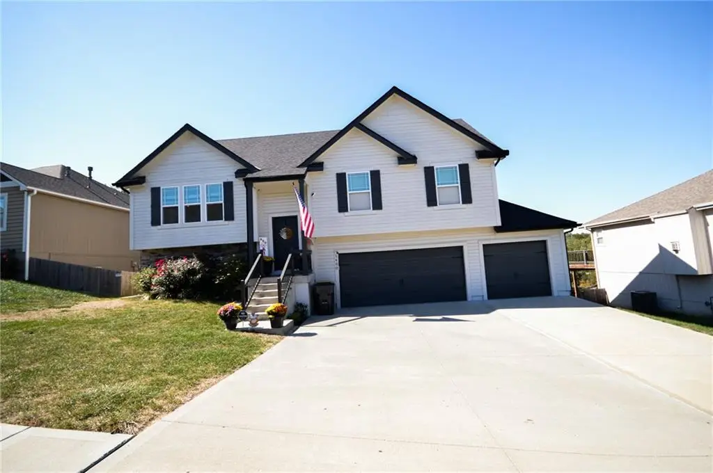 1400 SW Cross Creek Drive, Grain Valley, MO 64029 - Image #1