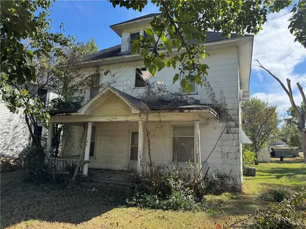 1806 Clark Avenue, Parsons, KS 67357