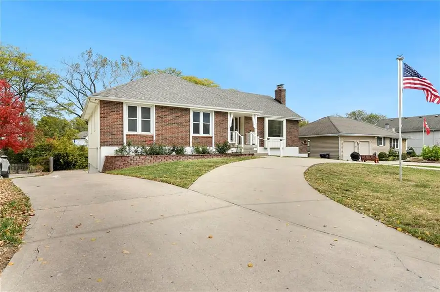 510 Thames Drive, Lees Summit, MO 64086 - Image #2