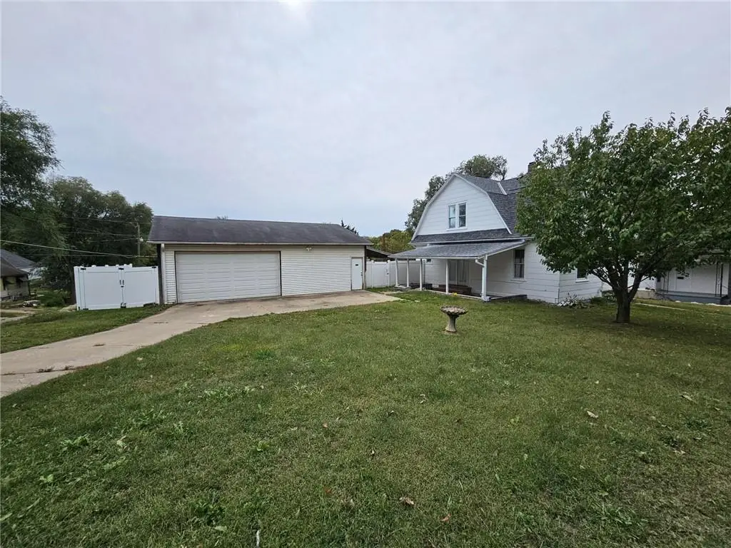 524 E Kansas Avenue, Saint Joseph, MO 64504 - Image #1