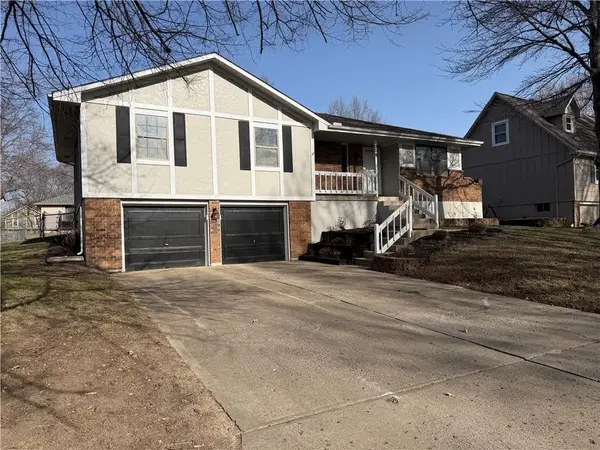 209 Williamsburg Drive, Blue Springs, MO 64014