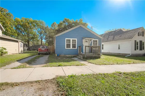 305 Walnut Street, Wellsville, KS 66092