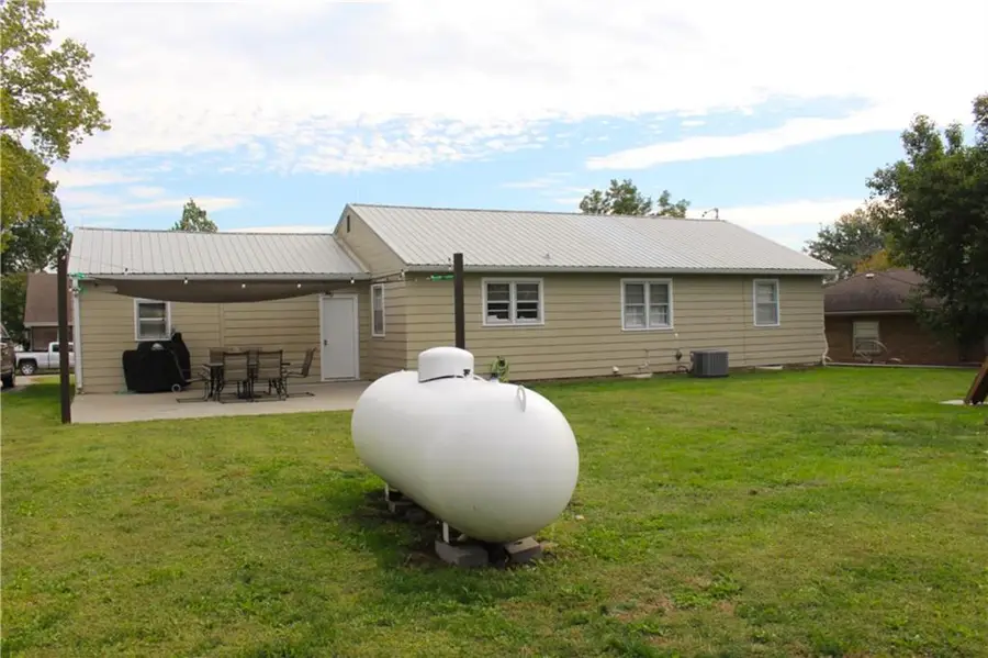 303 N Murrays Avenue, Braymer, MO 64624 - Image #3