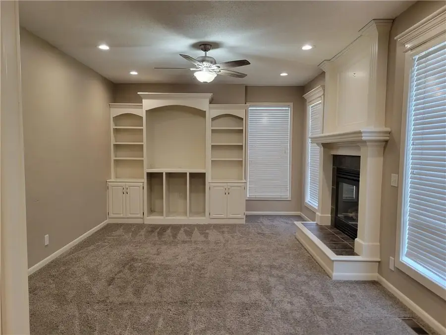 12191 S Troost Street, Olathe, KS 66061 - Image #3