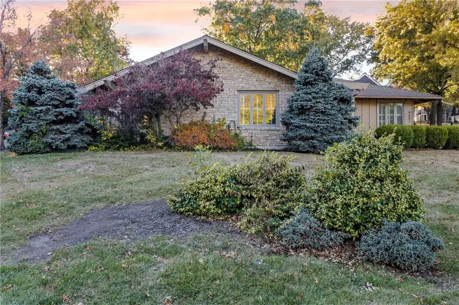 9601 W 104th Terrace, Overland Park, KS 66212 - Image #2