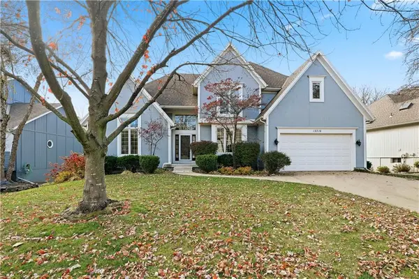 15316 Woodson Lane, Overland Park, KS 66223