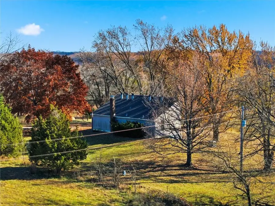 125 N 1150 Road, Berryton, KS 66409 - Image #2