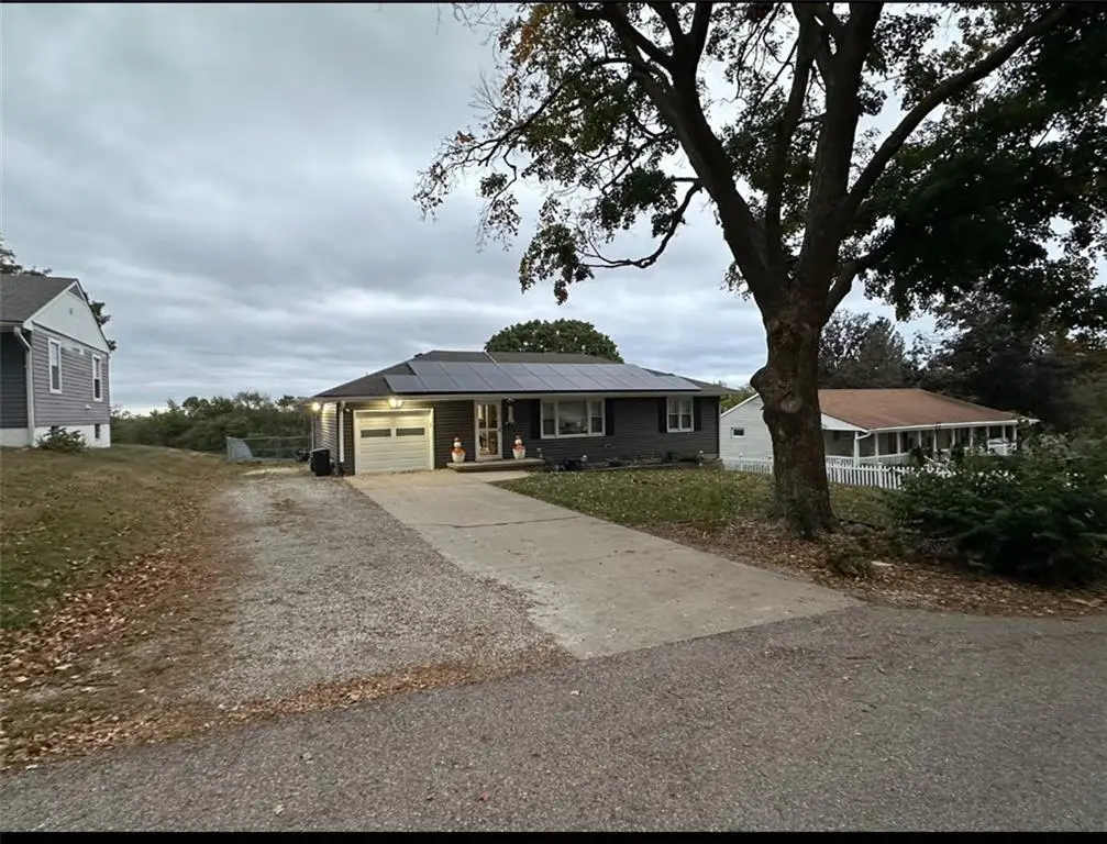 1911 S 41st Street, Saint Joseph, MO 64505 - Image #1