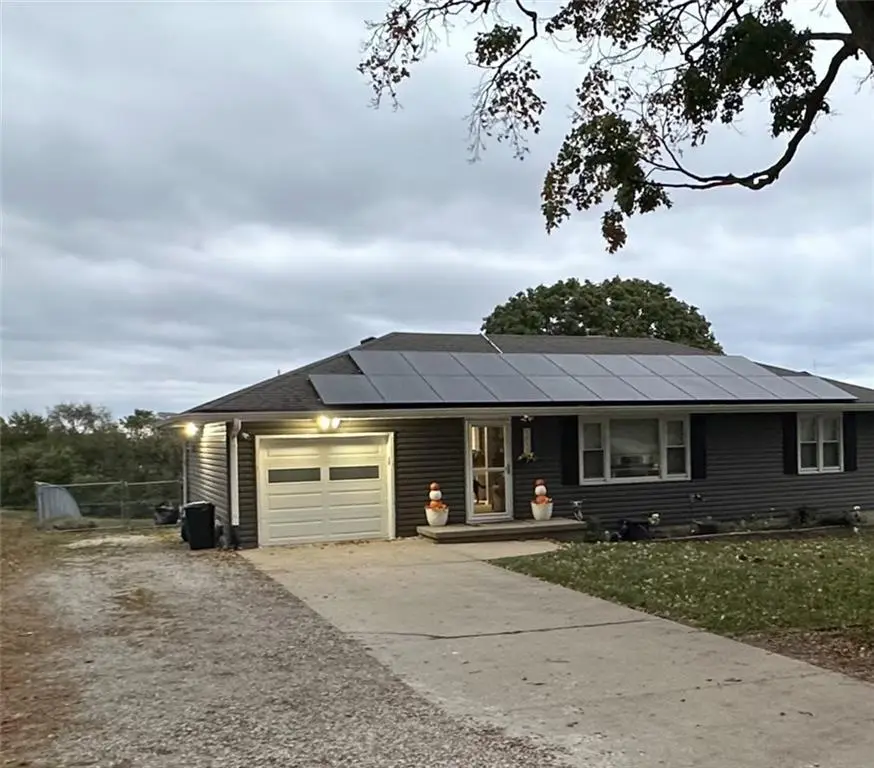 1911 S 41st Street, Saint Joseph, MO 64505 - Image #2