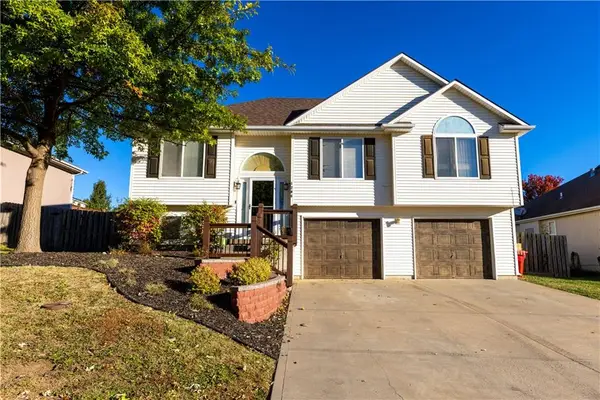 1206 NW Baytree Drive, Grain Valley, MO 64029