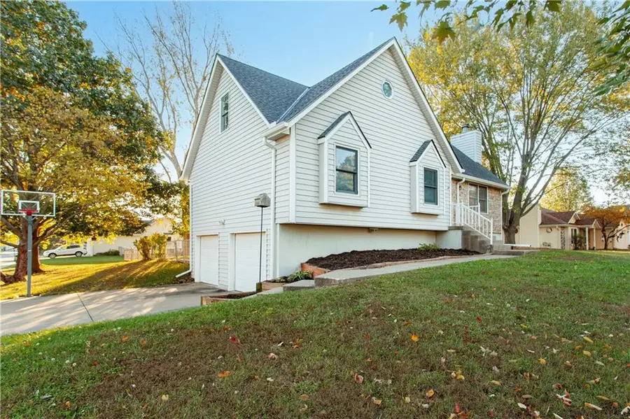 1001 SW Cross Creek Drive, Grain Valley, MO 64029 - Image #2