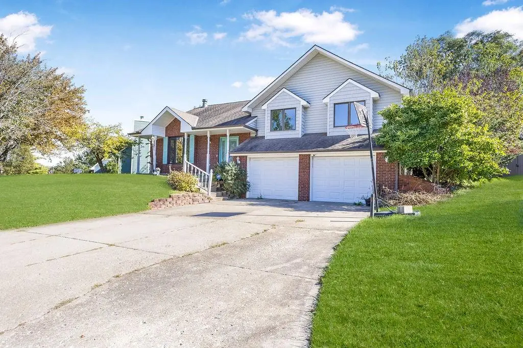 3706 Wheatridge Drive, Saint Joseph, MO 64506 - Image #1