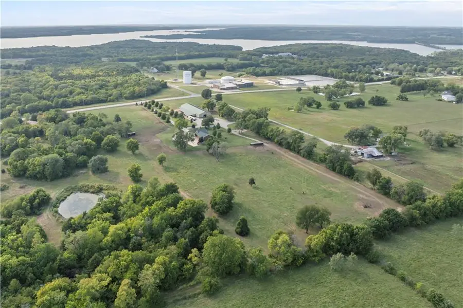 25345 Harmony Road, Paola, KS 66071 - Image #2