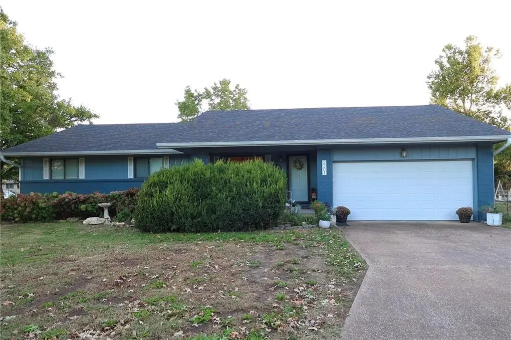 2301 W 3rd Street Terrace, Chanute, KS 66720 - Image #1