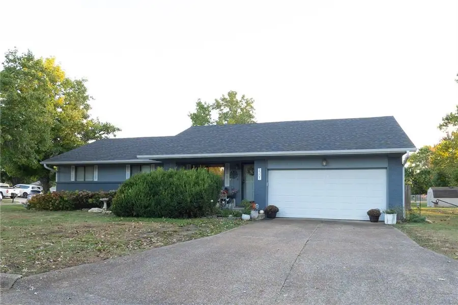2301 W 3rd Street Terrace, Chanute, KS 66720 - Image #2