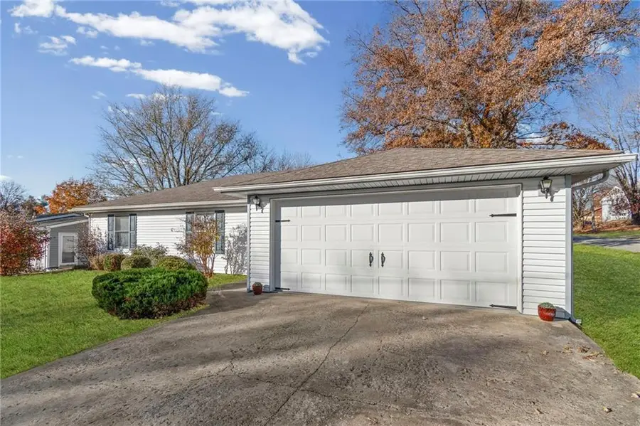 608 N Harrington Street, Dearborn, MO 64439 - Image #2