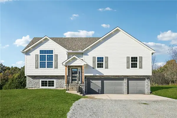 316 NE 51 Road, Warrensburg, MO 64093