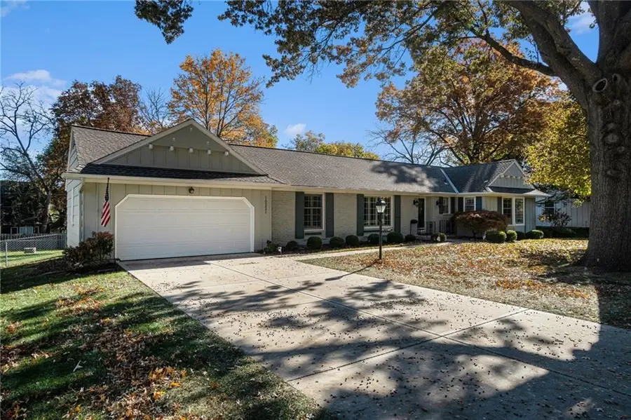 10221 El Monte Lane, Overland Park, KS 66207 - Image #2