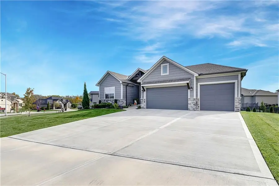 1433 Woodland Road, Greenwood, MO 64034 - Image #3