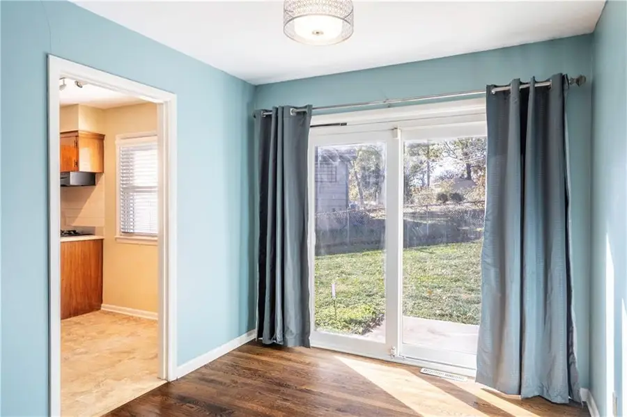 9702 Eby Street, Overland Park, KS 66212 - Image #3