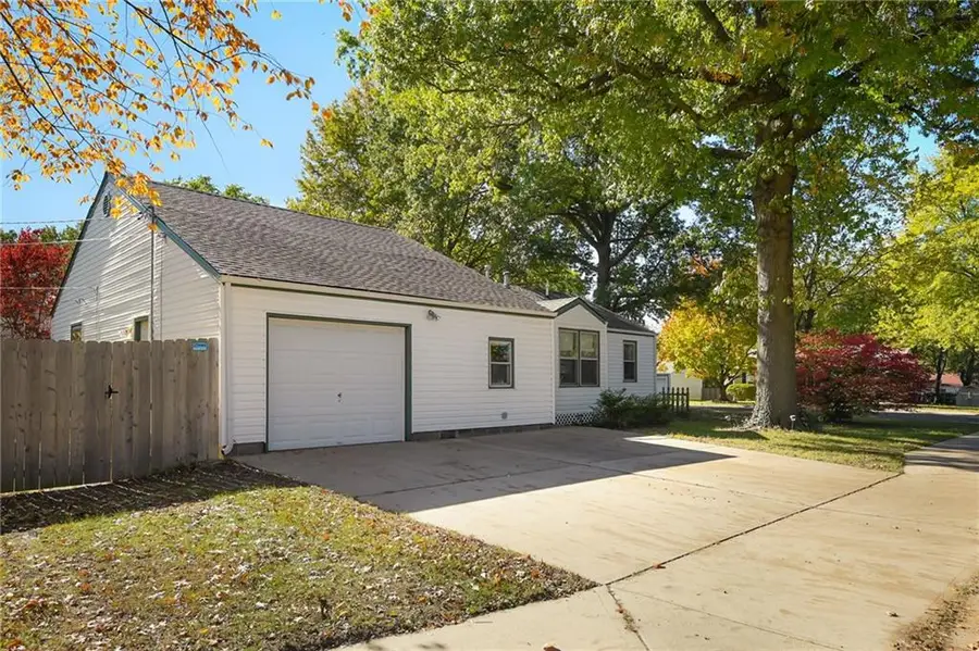 7601 Foster Street, Overland Park, KS 66204 - Image #2