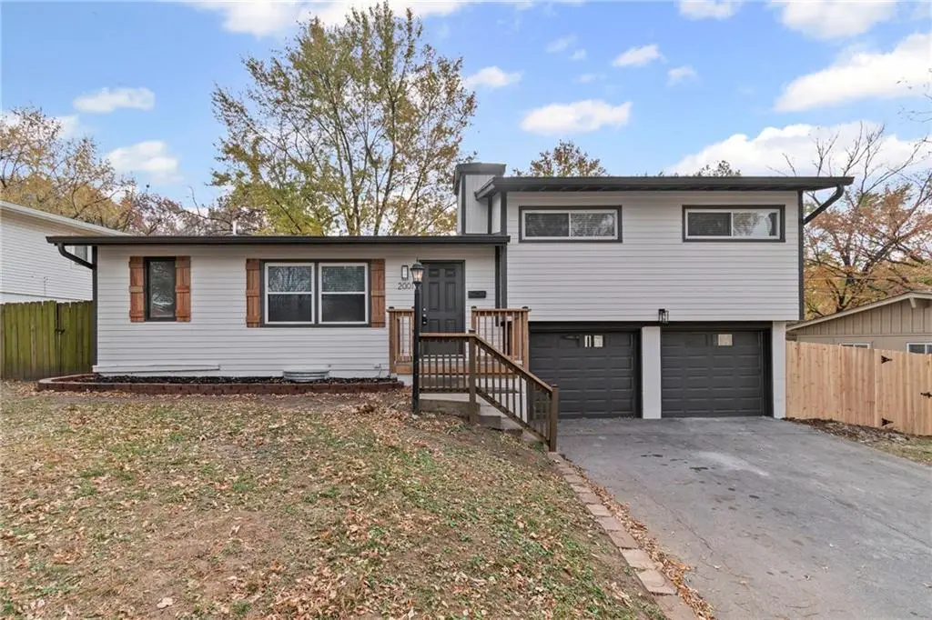 2001 NE 62nd Street, Gladstone, MO 64118 - Image #1