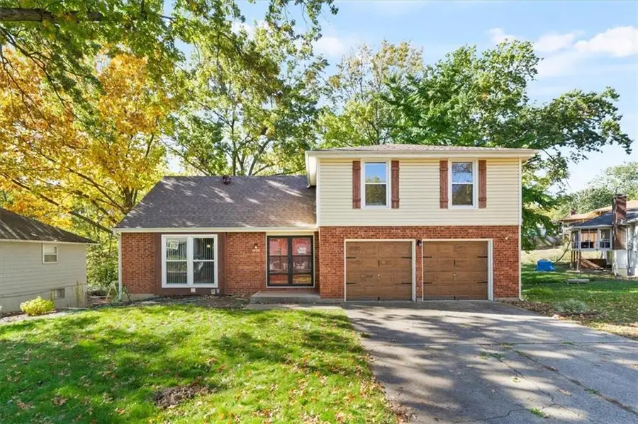6606 NW Quail Run Drive, Parkville, MO 64152 - Image #2