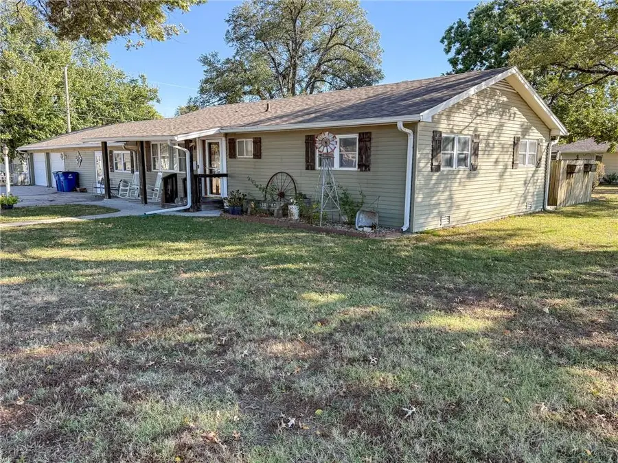 920 S Wilson Avenue, Chanute, KS 66720 - Image #2