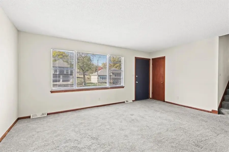 11213 Myrtle Avenue, Kansas City, MO 64137 - Image #2