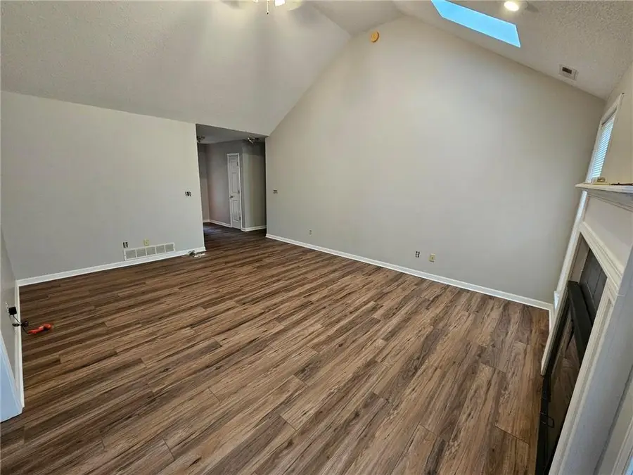 1109 N Leonard Road, Saint Joseph, MO 64506 - Image #3