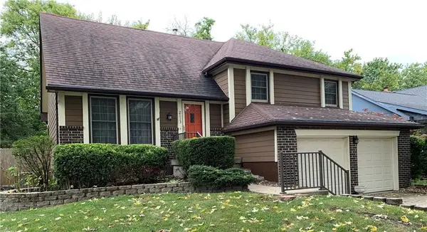 2113 E Jamestown Drive, Olathe, KS 66062