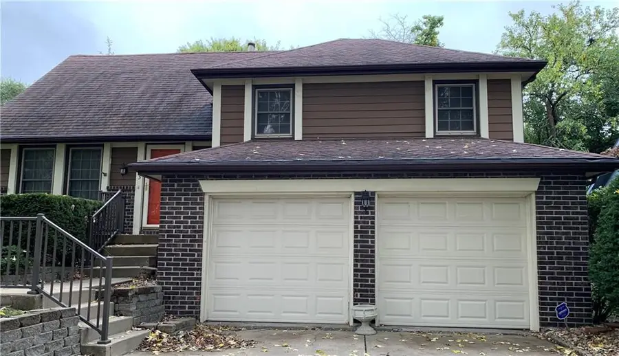 2113 E Jamestown Drive, Olathe, KS 66062 - Image #2