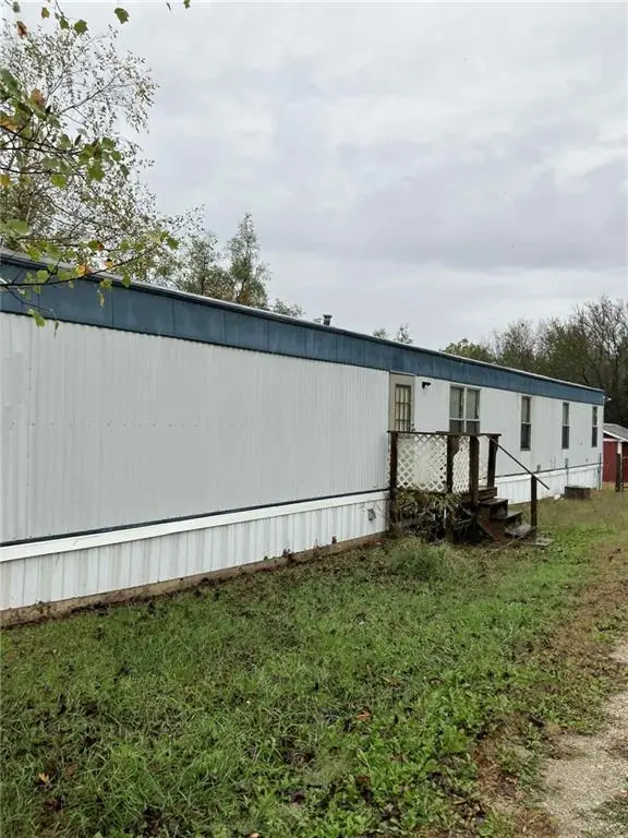 612 E Elm Street, Blue Mound, KS 66010