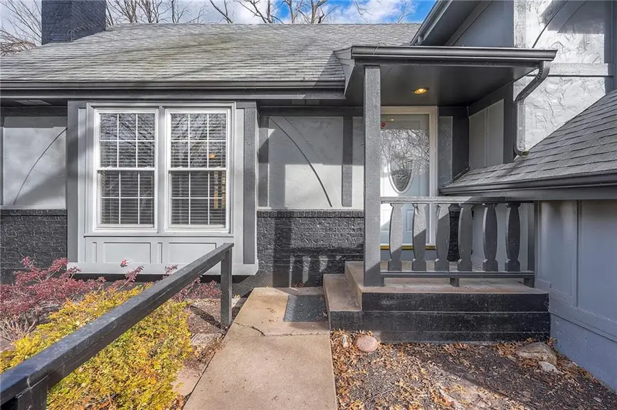 13921 S Brookwood Court, Olathe, KS 66062 - Image #3