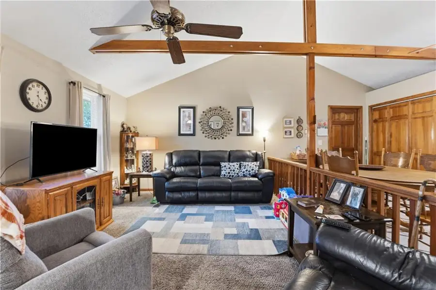 3305 N 157th Street, Basehor, KS 66007 - Image #2