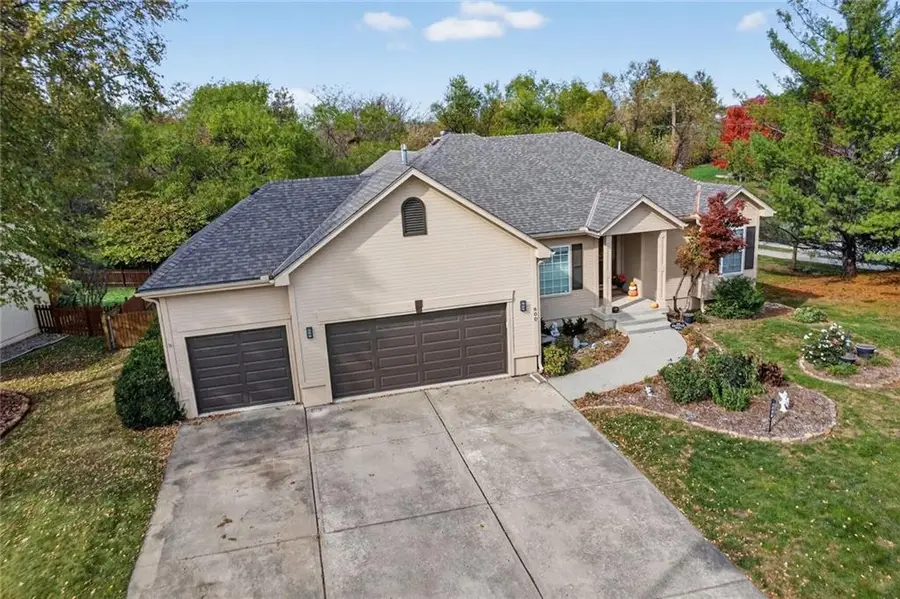 600 S Fox Ridge Drive, Raymore, MO 64083 - Image #2