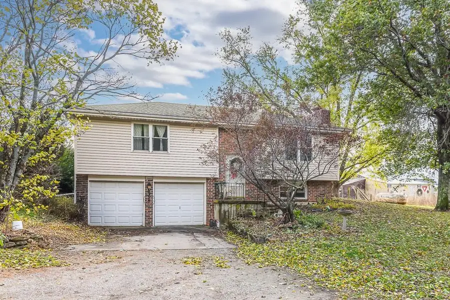 24921 Mclouth Road, Tonganoxie, KS 66086 - Image #2