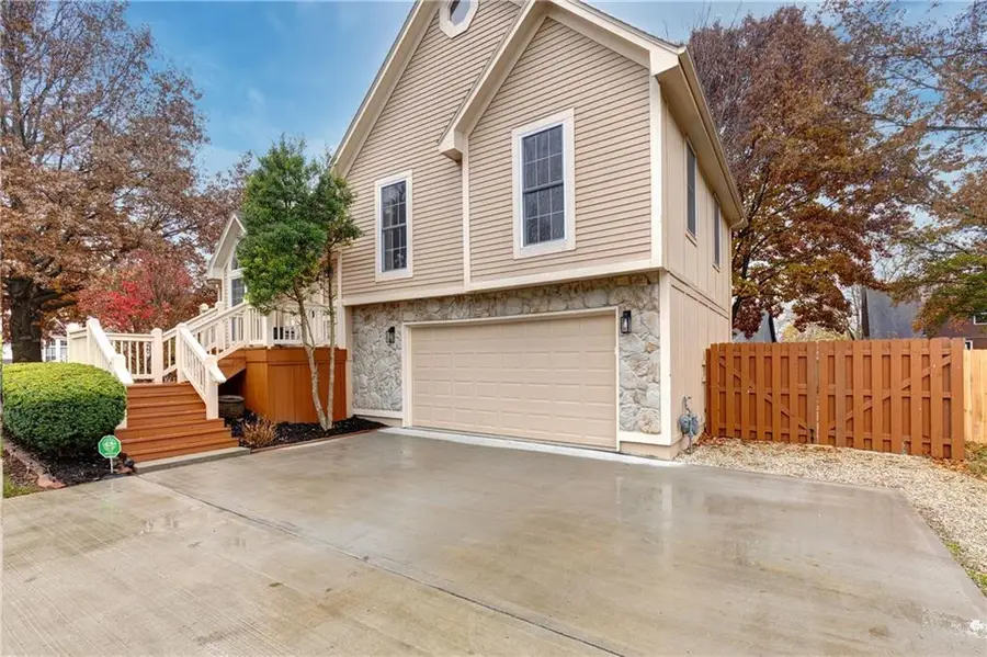 8015 W 148th Terrace, Overland Park, KS 66223 - Image #2