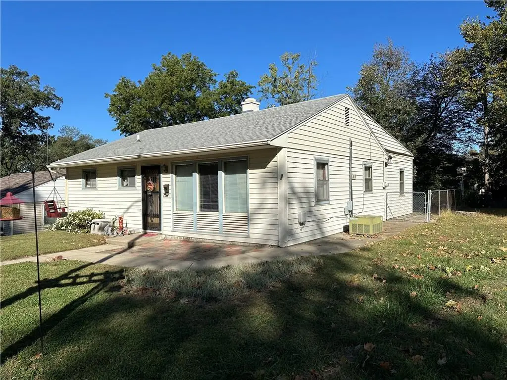 2015 Barkley Lane, Saint Joseph, MO 64501 - Image #1