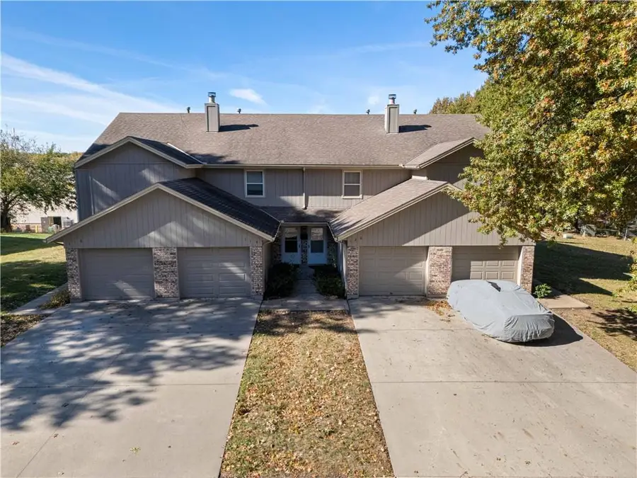 116-122 NE Greystone Drive, Lees Summit, MO 64086 - Image #2