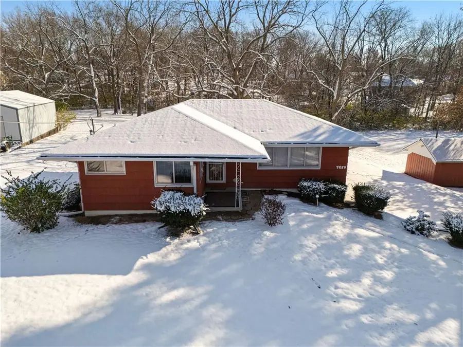 7019 N Elm Street, Pleasant Valley, MO 64068 - Image #2