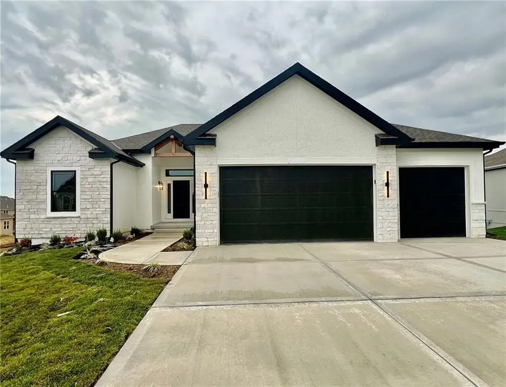 1909 Longview Drive, Liberty, MO 64068 - Image #1