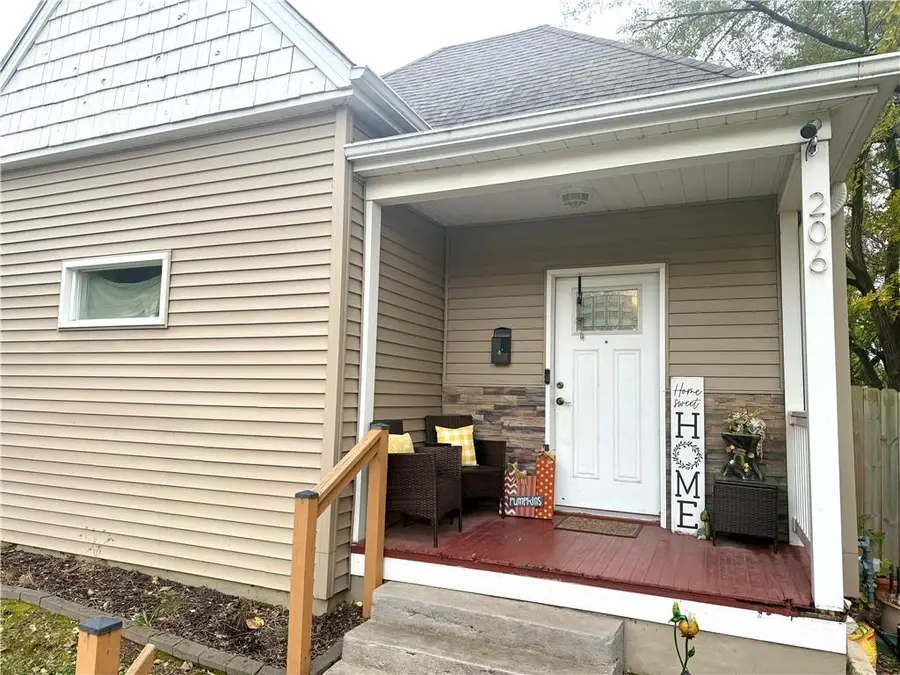 206 Hammond Street, Saint Joseph, MO 64504 - Image #2